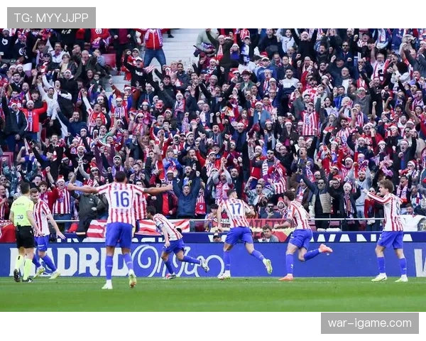 西甲新赛季盛大开幕 数万球迷涌入现场共襄足球盛宴